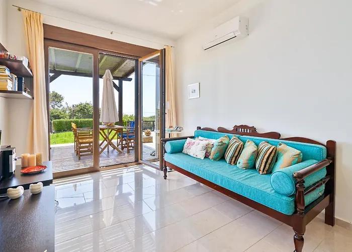 Smaragdi Beachfront Villa