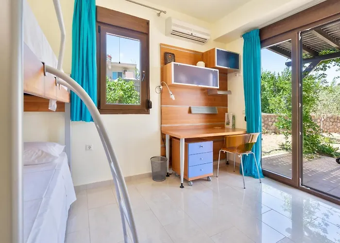 Villa Smaragdi Beachfront *