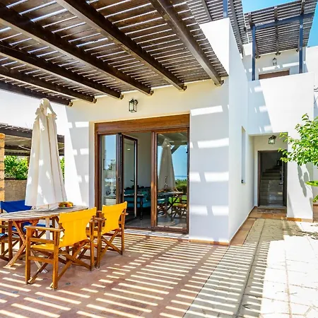 Smaragdi Beachfront
