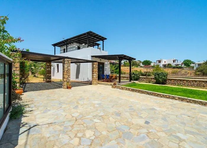 فيلة Smaragdi Beachfront *