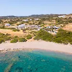 Smaragdi Beachfront *