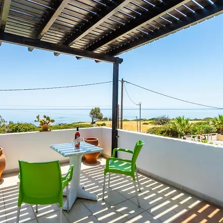 וילה Smaragdi Beachfront *