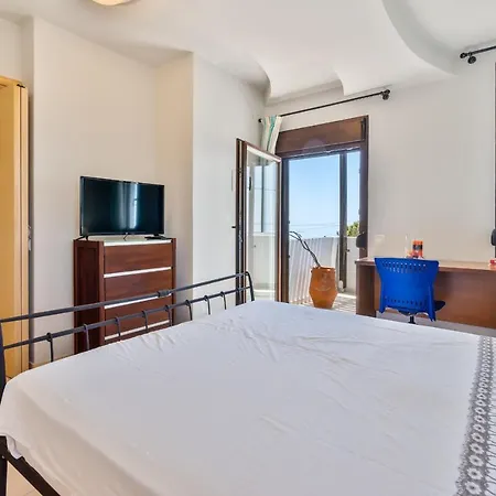 וילה Smaragdi Beachfront