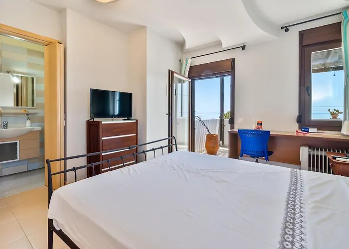 فيلة Smaragdi Beachfront