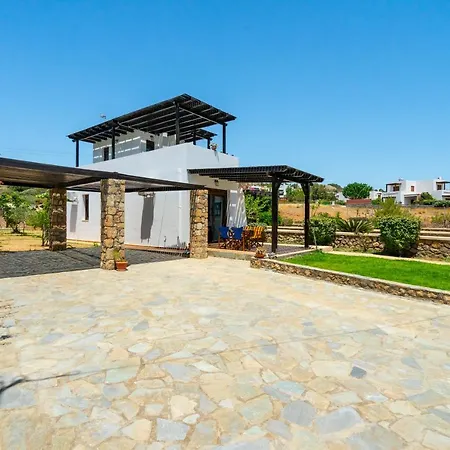 Villa Smaragdi Beachfront *