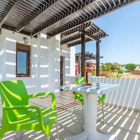 Smaragdi Beachfront